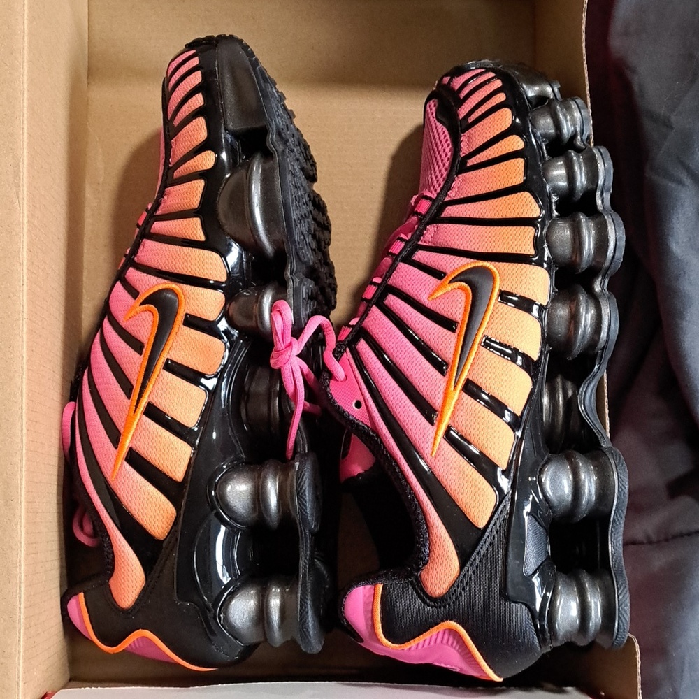 NIB Nike Gradient Pink to Orange Shox TL Sneakers-8.5 - Picture 3 of 9